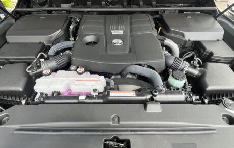 トヨタ　ランドクルーザー300　3.5ZX 4WD　フルモデリスタエアロ  純正20AW