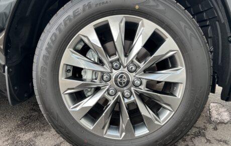 トヨタ　ランドクルーザー300　3.5ZX 4WD　フルモデリスタエアロ  純正20AW