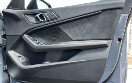 BMW　118i プレイ DCT5名