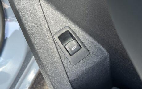 BMW　118i プレイ DCT5名