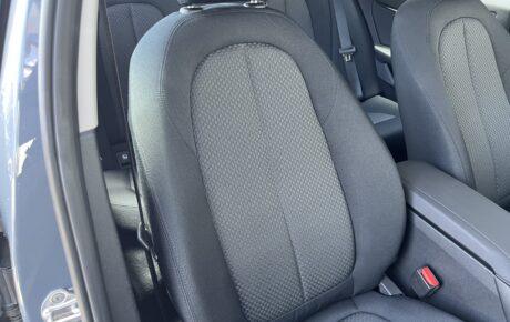 BMW　118i プレイ DCT5名