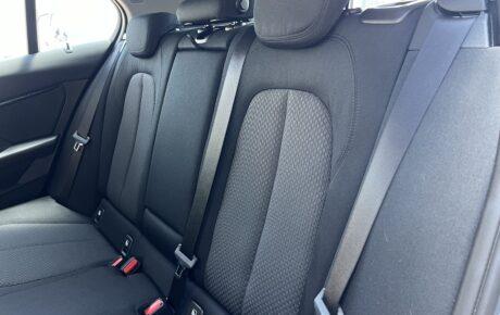 BMW　118i プレイ DCT5名