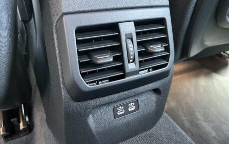 BMW　118i プレイ DCT5名