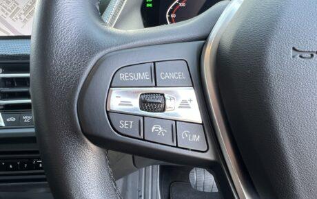 BMW　118i プレイ DCT5名