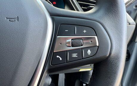 BMW　118i プレイ DCT5名
