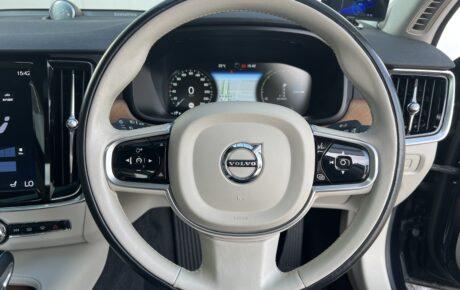 ボルボ　S90 T6 AWDインスクリプション