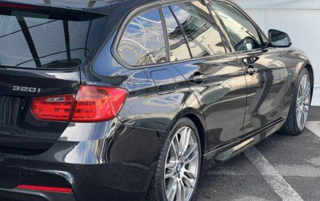 BMW　320i ツーリング　Mスポーツ