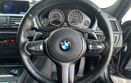 BMW　320i ツーリング　Mスポーツ