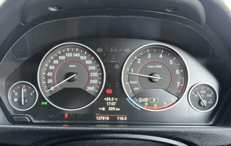 BMW　320i ツーリング　Mスポーツ