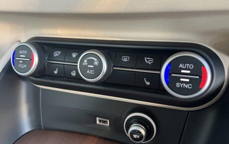 アルファロメオ　ステルヴィオ　ファーストエディション4WD