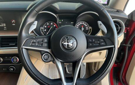 アルファロメオ　ステルヴィオ　ファーストエディション4WD