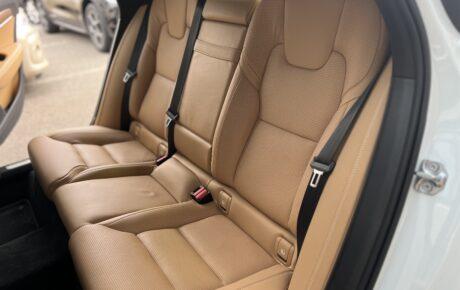 ボルボ　S90 T6 AWDインスクリプション 4WD