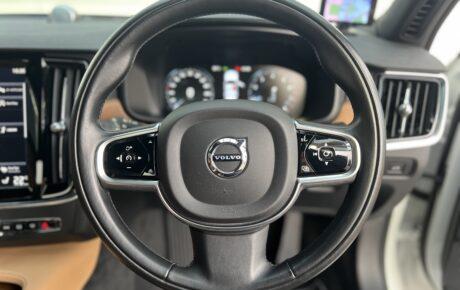 ボルボ　S90 T6 AWDインスクリプション 4WD
