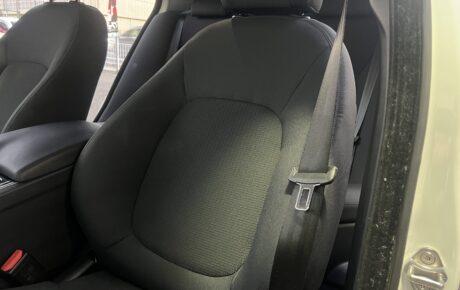 ジャガー　XEピュア2.0L P200