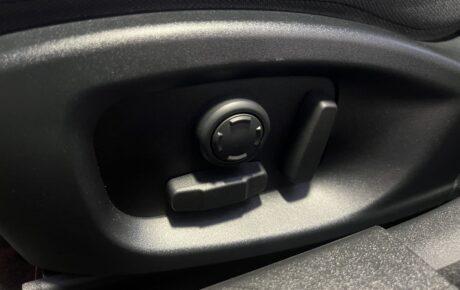 ジャガー　XEピュア2.0L P200