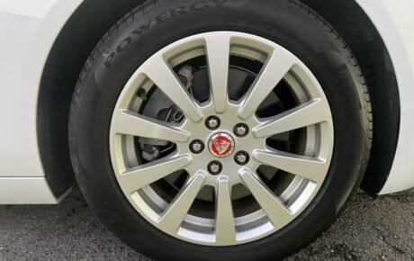 ジャガー　XEピュア2.0L P200