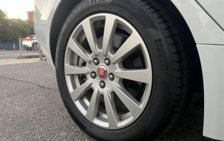 ジャガー　XEピュア2.0L P200