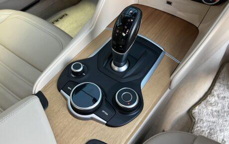 アルファロメオ　ジュリア　2.0ターボスーパー