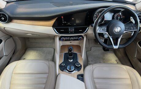 アルファロメオ　ジュリア　2.0ターボスーパー