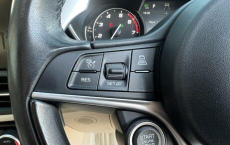 アルファロメオ　ジュリア　2.0ターボスーパー