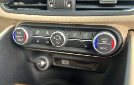 アルファロメオ　ジュリア　2.2ターボディーゼル スーパー