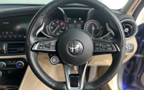 アルファロメオ　ジュリア　2.2ターボディーゼル スーパー