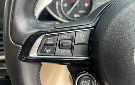 アルファロメオ　ジュリア　2.2ターボディーゼル スーパー