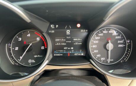 アルファロメオ　ジュリア　2.2ターボディーゼル スーパー