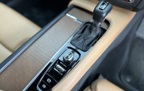 ボルボ　S90　T6　AWｄインスクリプション