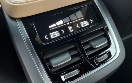 ボルボ　S90　T6　AWｄインスクリプション