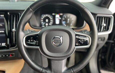 ボルボ　S90　T6　AWｄインスクリプション