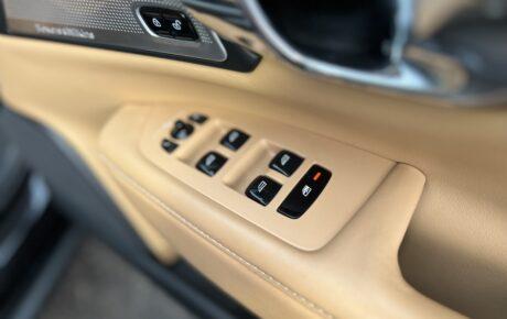 ボルボ　S90　T6　AWｄインスクリプション