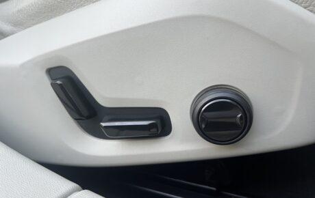 ボルボ　S60　T4モメンタム