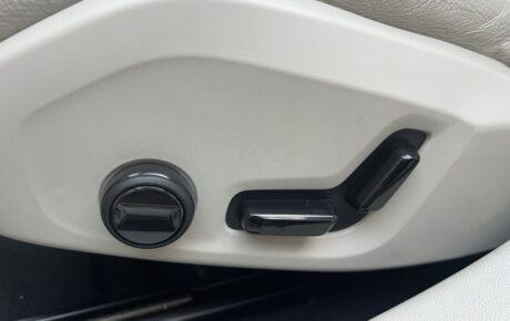 ボルボ　S60　T4モメンタム