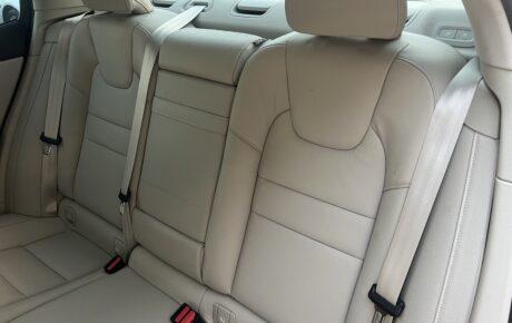 ボルボ　S60　T4モメンタム