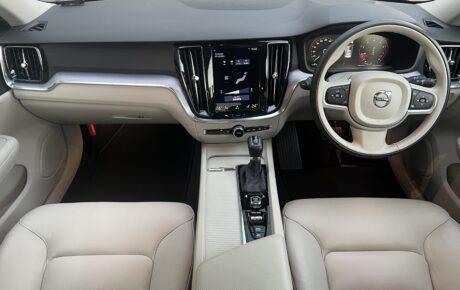 ボルボ　S60　T4モメンタム