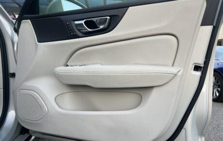 ボルボ　S60　T4モメンタム