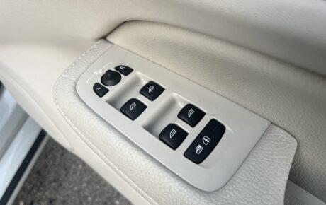 ボルボ　S60　T4モメンタム