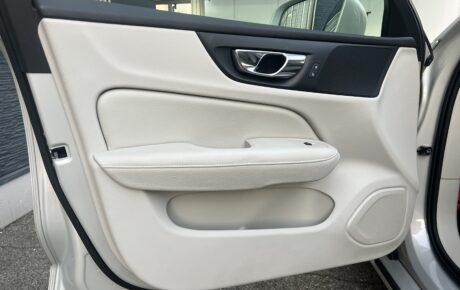 ボルボ　S60　T4モメンタム