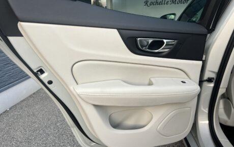 ボルボ　S60　T4モメンタム