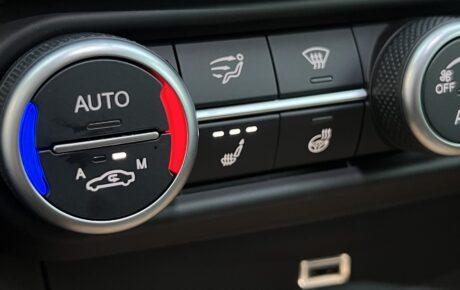 アルファロメオ　ジュリア　2.2ターボディーゼル スーパー