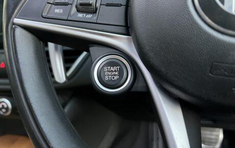 アルファロメオ　ジュリア　2.2ターボディーゼル スーパー