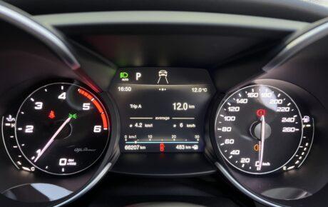 アルファロメオ　ジュリア　2.2ターボディーゼル スーパー