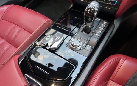 マセラティ　クアトロポルテ　Sグランスポーツ