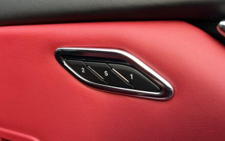 マセラティ　クアトロポルテ　Sグランスポーツ