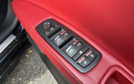 マセラティ　クアトロポルテ　Sグランスポーツ