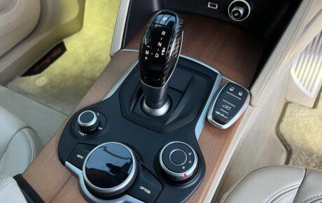 アルファロメオ　ステルヴィオ　ファーストエディション国内400台限定車