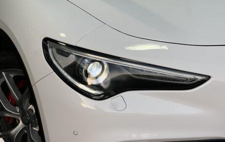 アルファロメオ　ステルヴィオ　2.0ターボQ4ラグジュアリーPKG