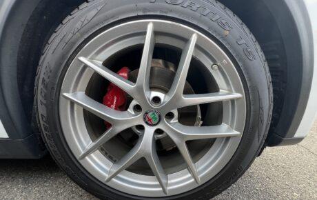 アルファロメオ　ステルヴィオ　2.0ターボQ4ラグジュアリーPKG