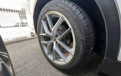 アルファロメオ　ステルヴィオ　2.0ターボQ4ラグジュアリーPKG